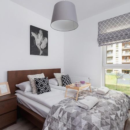 Krowodrza Apartment Premium With Balcony By Renters Prestige Krakau Buitenkant foto